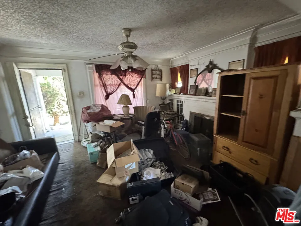 620 W 42nd Place, Los Angeles, California 90037 home-pic-8